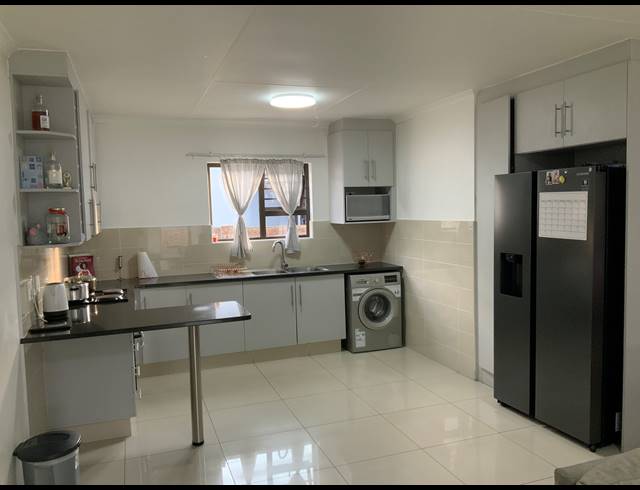 3 BEDROOM TOWNHOUSE FOR SALE IN PARKRAND